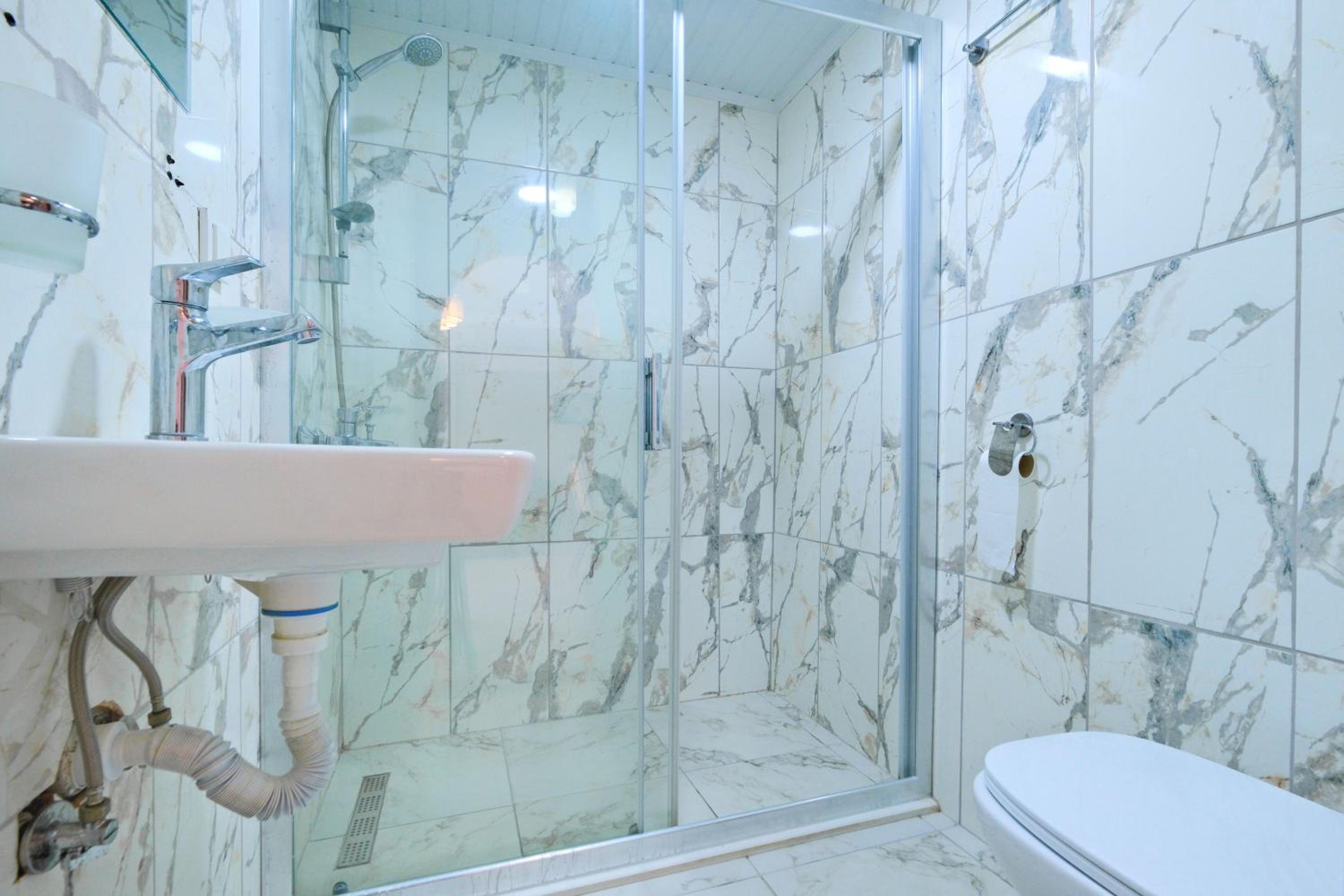 2 Bedrooms, Basement, Apartment, No Balcony، Gold Lion Hotel 4/4
