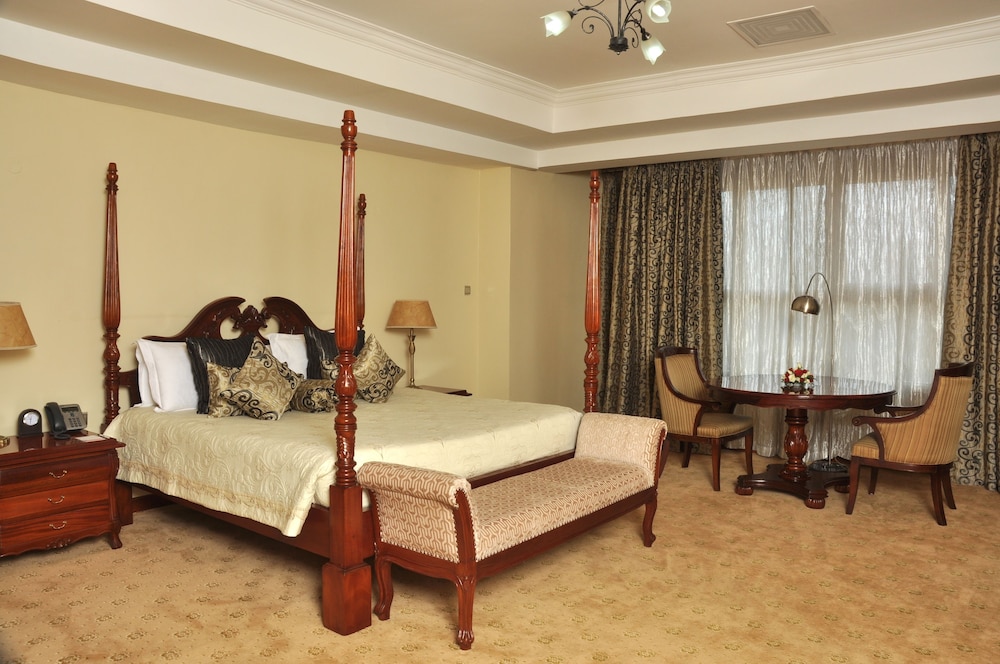 Weston Hotel 38/72