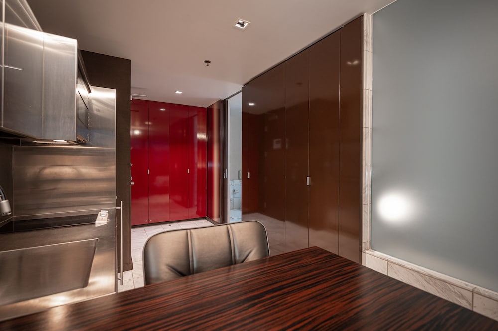 StripViewSuites at Palms Place 53/79