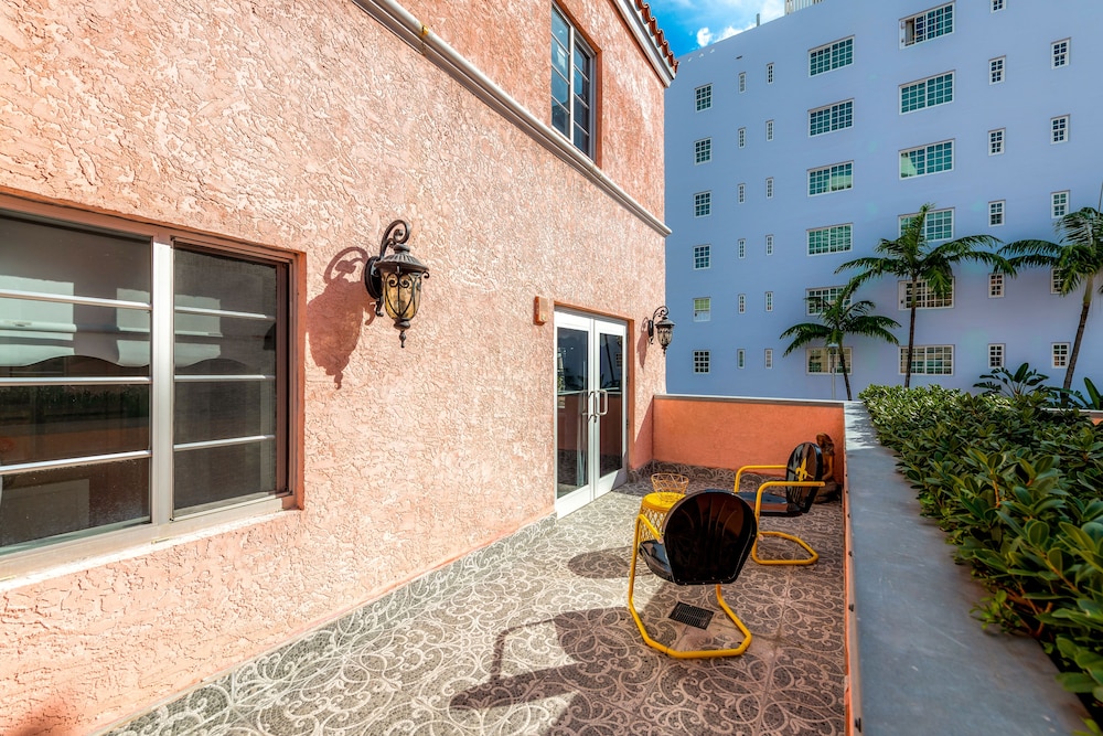 Secret Garden Miami Beach 38/50