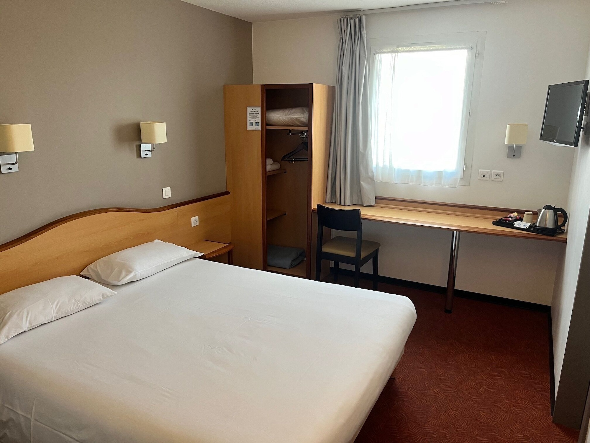 2 Bedrooms, Family, 1 Double and 3 Single Beds