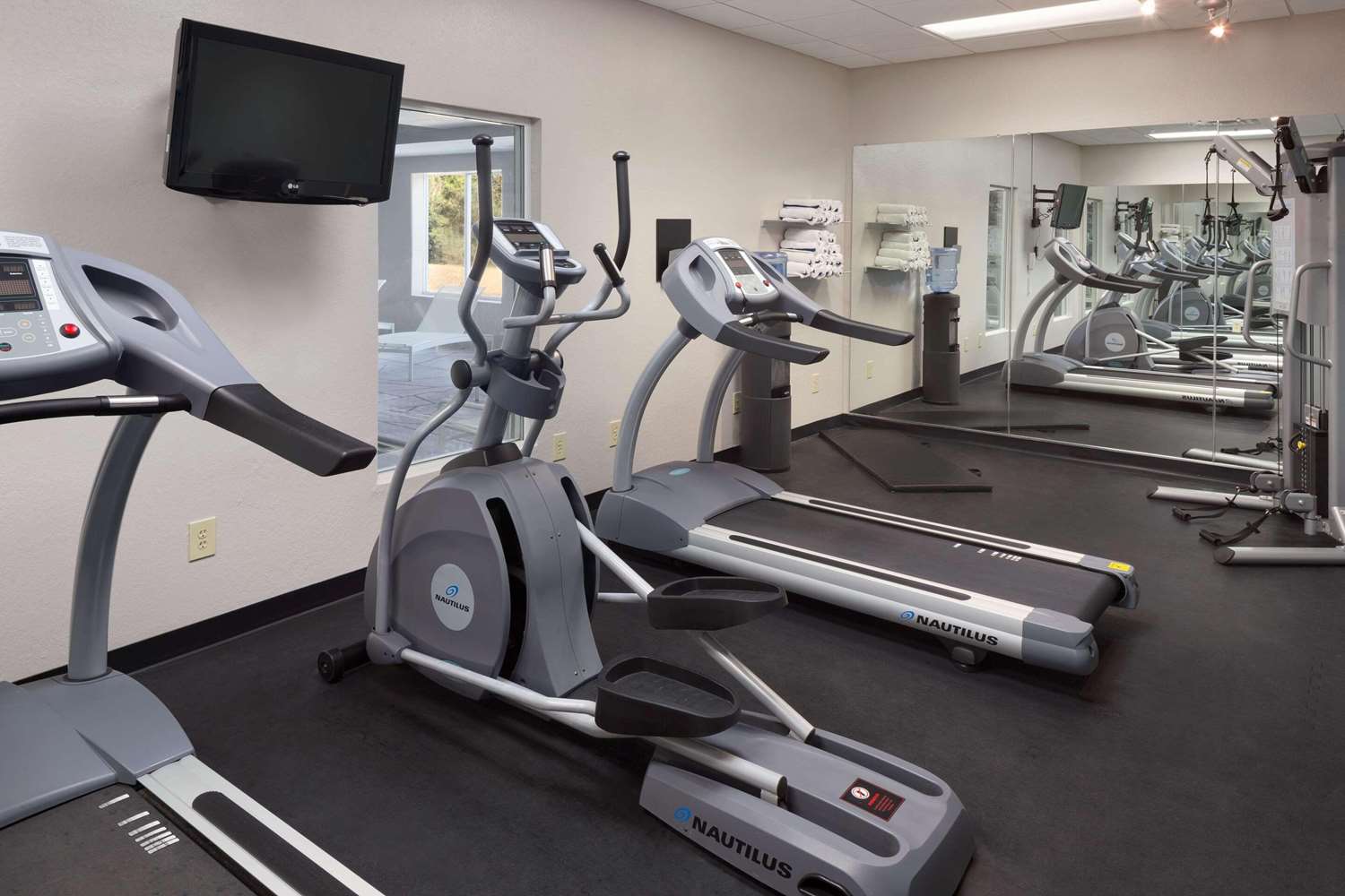 Country Inn & Suites by Radisson, Brunswick I-95, GA 10/19