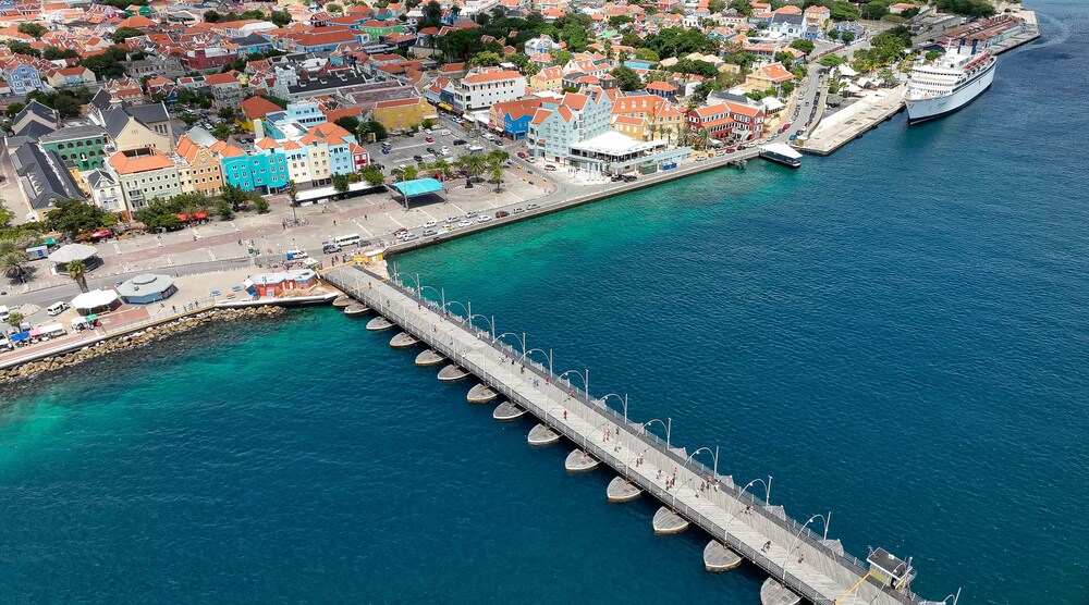 Harbor Hotel and Casino Curacao 61/65