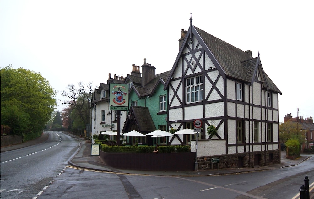 Premier Inn Alderley Edge 5/36