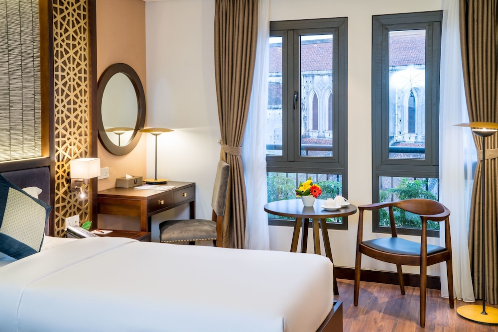 Conifer Grand Hotel 17/30