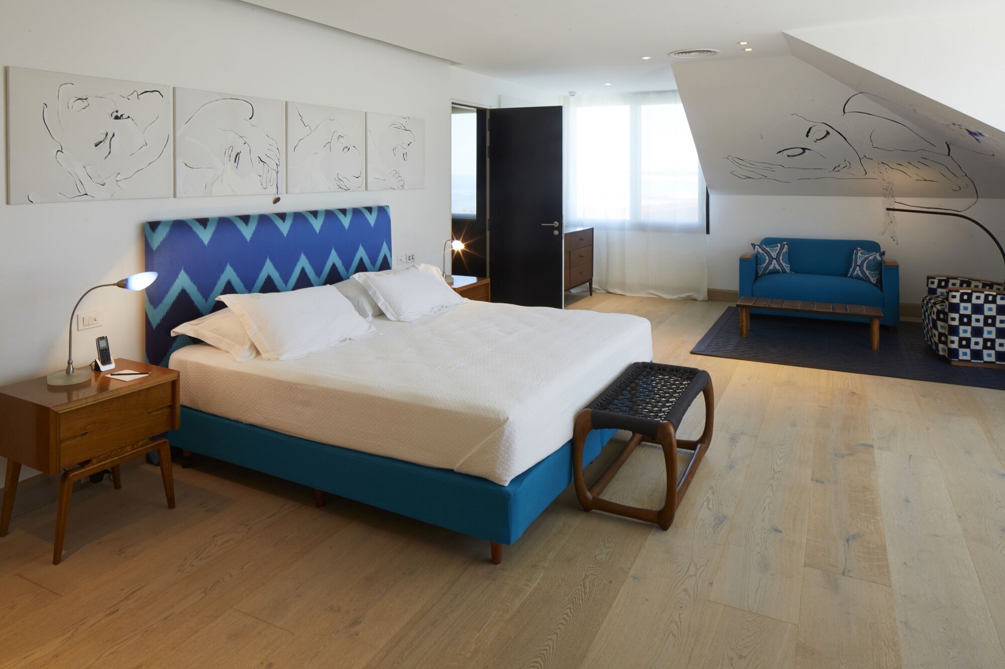 Room, King Bed, Forest View
