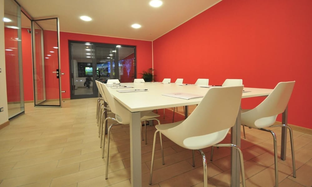Hotel 325 Tor Vergata 22/28