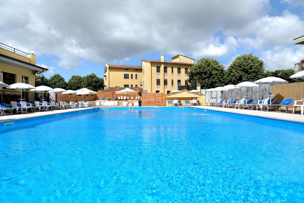 Hotel Ristorante Dante 41/50