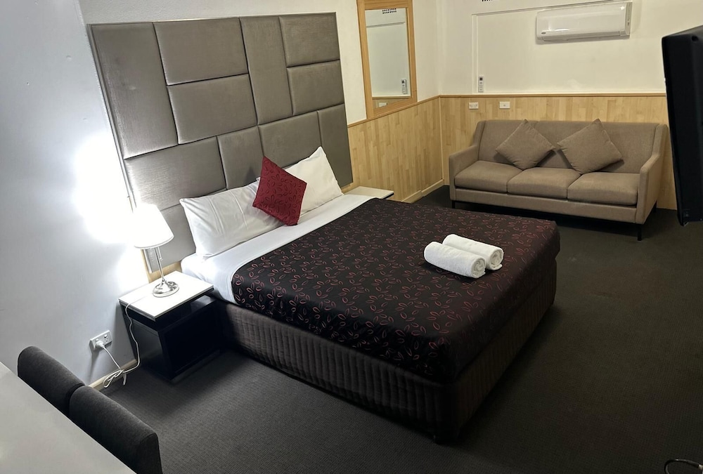 Country Comfort Cowra 23/44