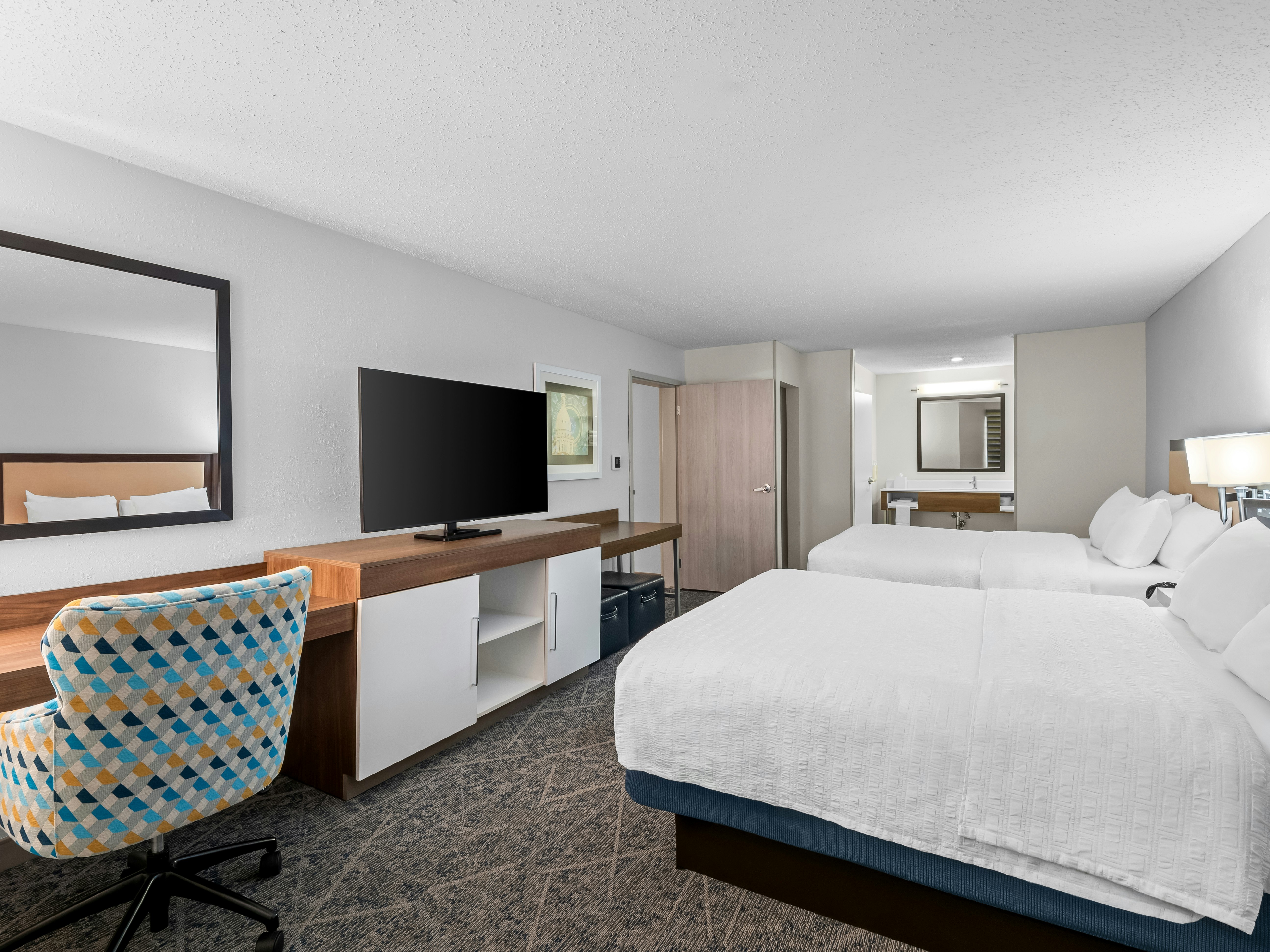 Hampton Inn & Suites East Lansing Okemos 14/80