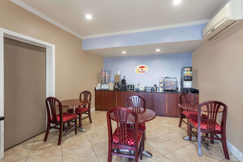 restaurant-cafeteria