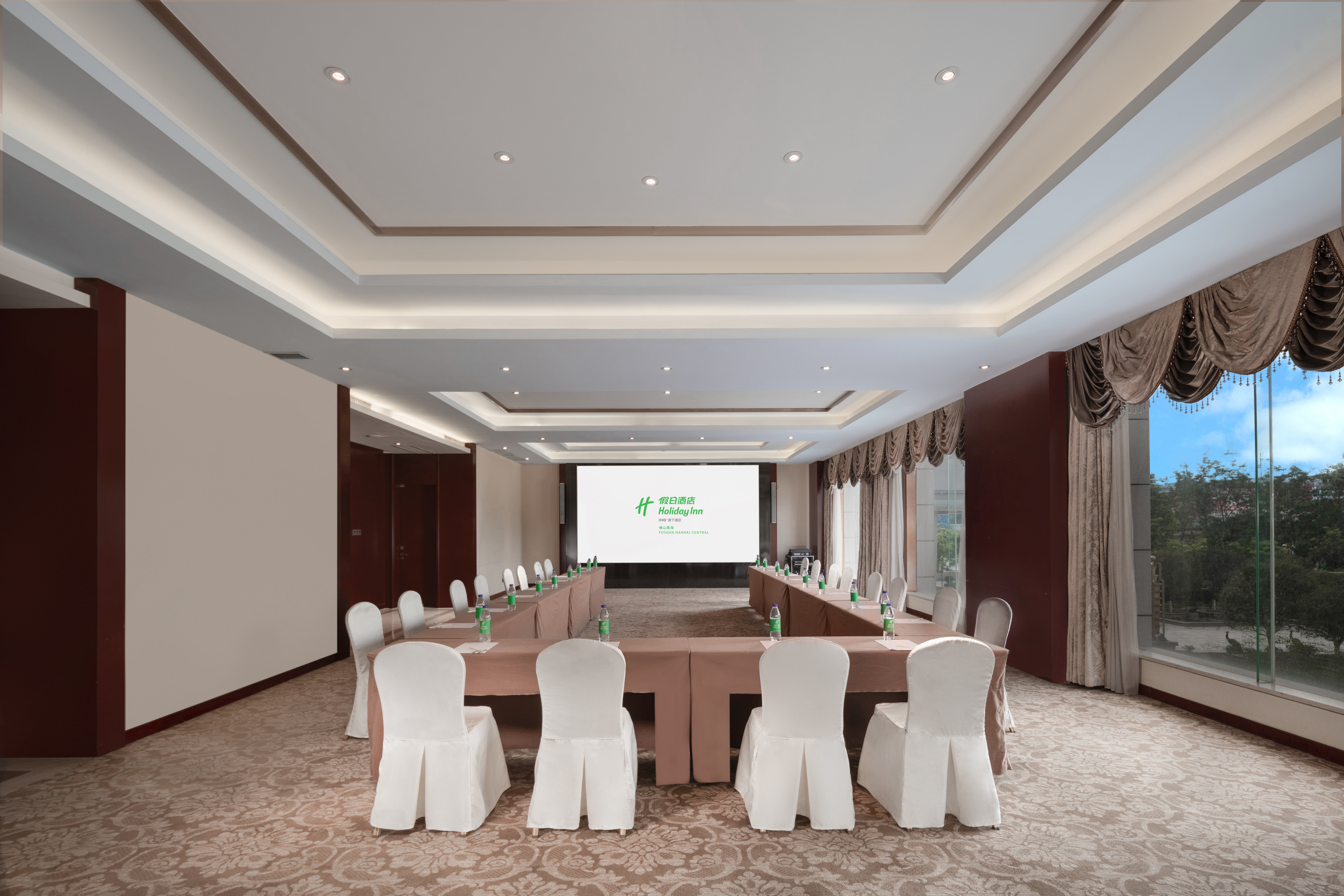 Holiday Inn FOSHAN NANHAI CENTRAL 68/81