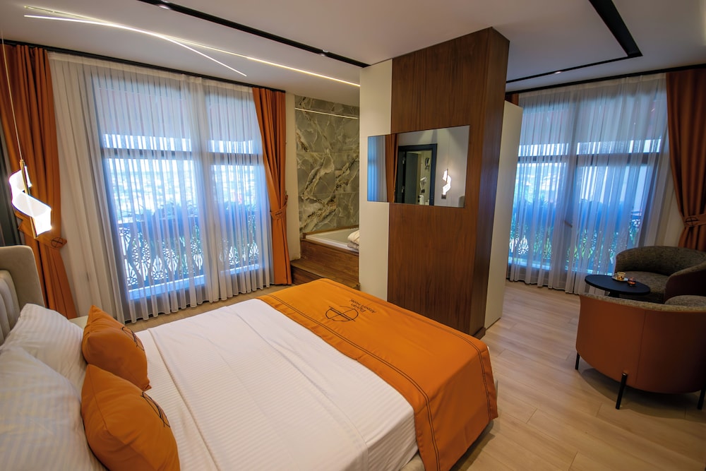 Elysian Airport Hotel & Restaurant 19/50