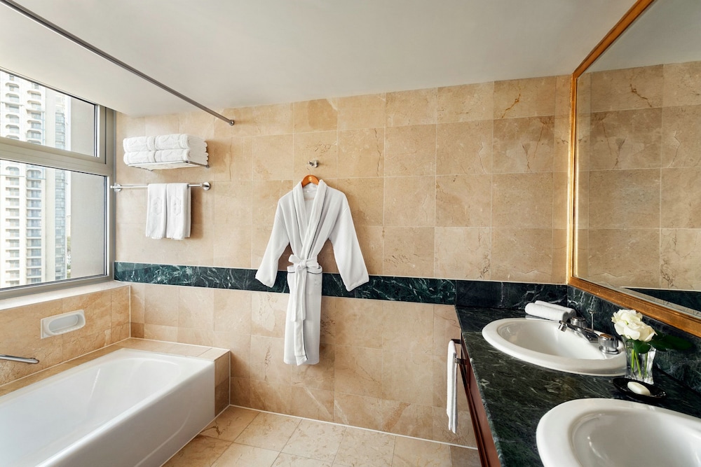 Shangri La Beihai 50/50