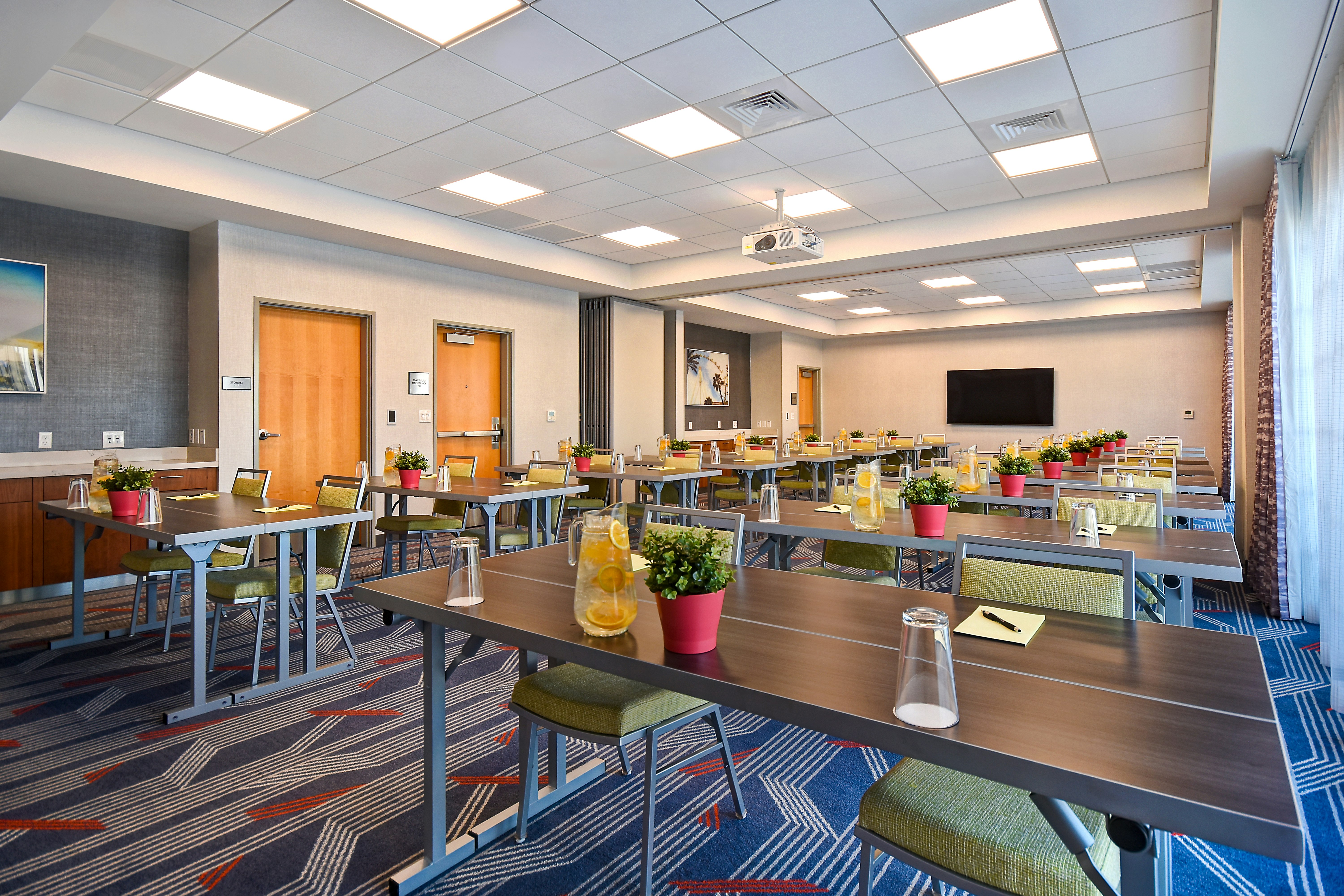 Home2 Suites by Hilton Las Vegas Convention Center 40/50