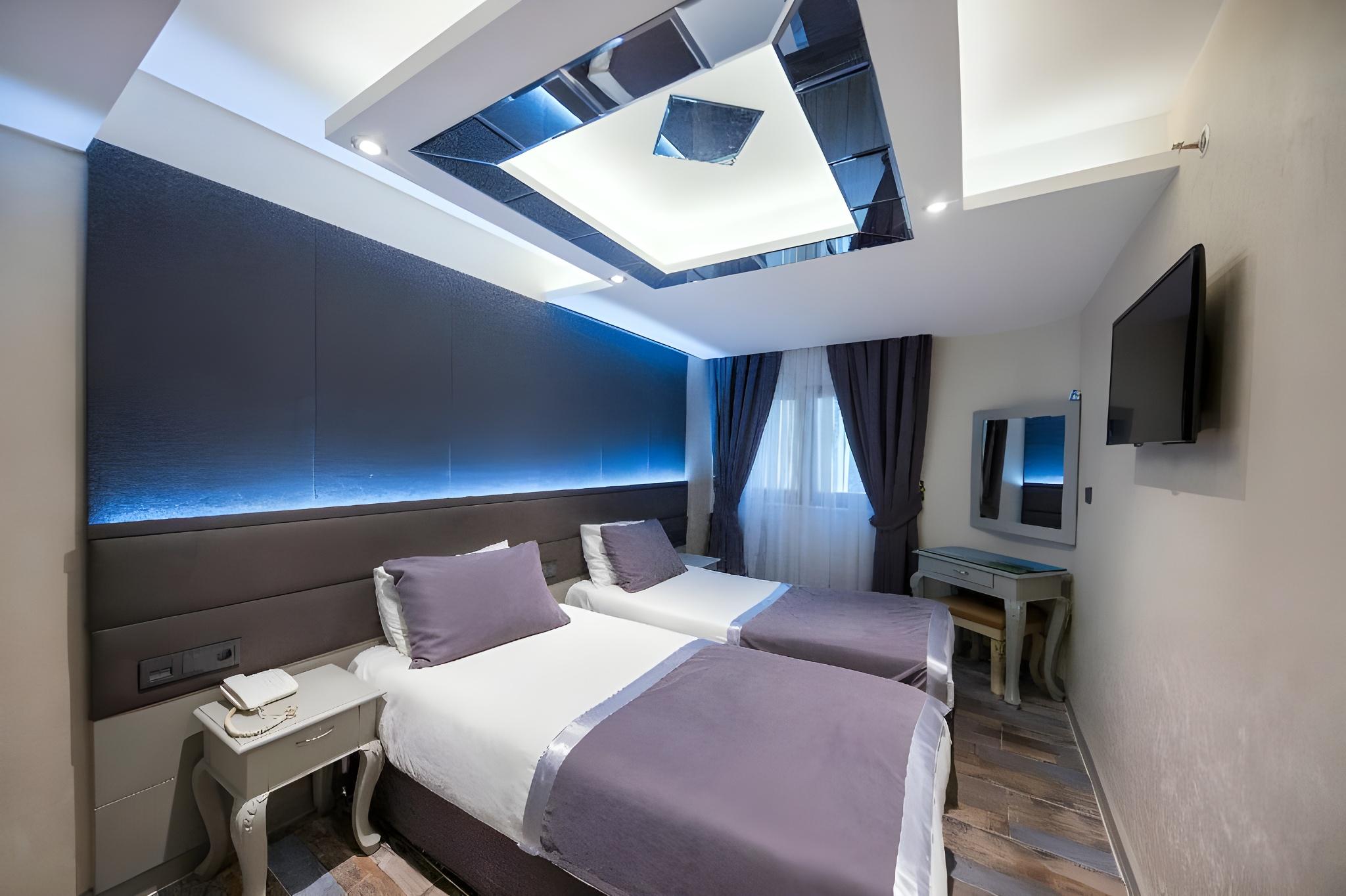 Standard, 2 Double Beds