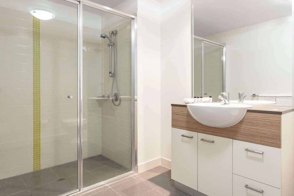 Oaks Brisbane on Charlotte Suites 40/43