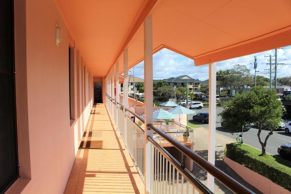 Camden Motor Inn 10/57