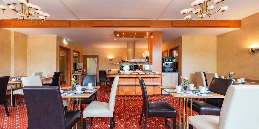 PLAZA INN Rieker Stuttgart Hauptbahnhof 53/65