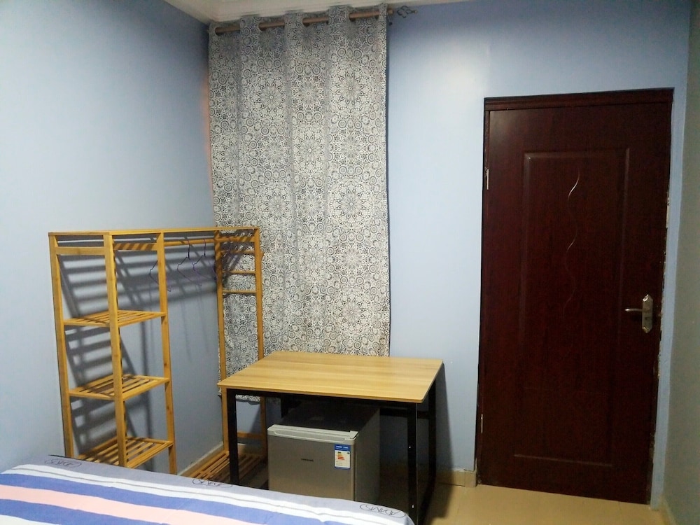 Tropical Nectar Hostel 20/20