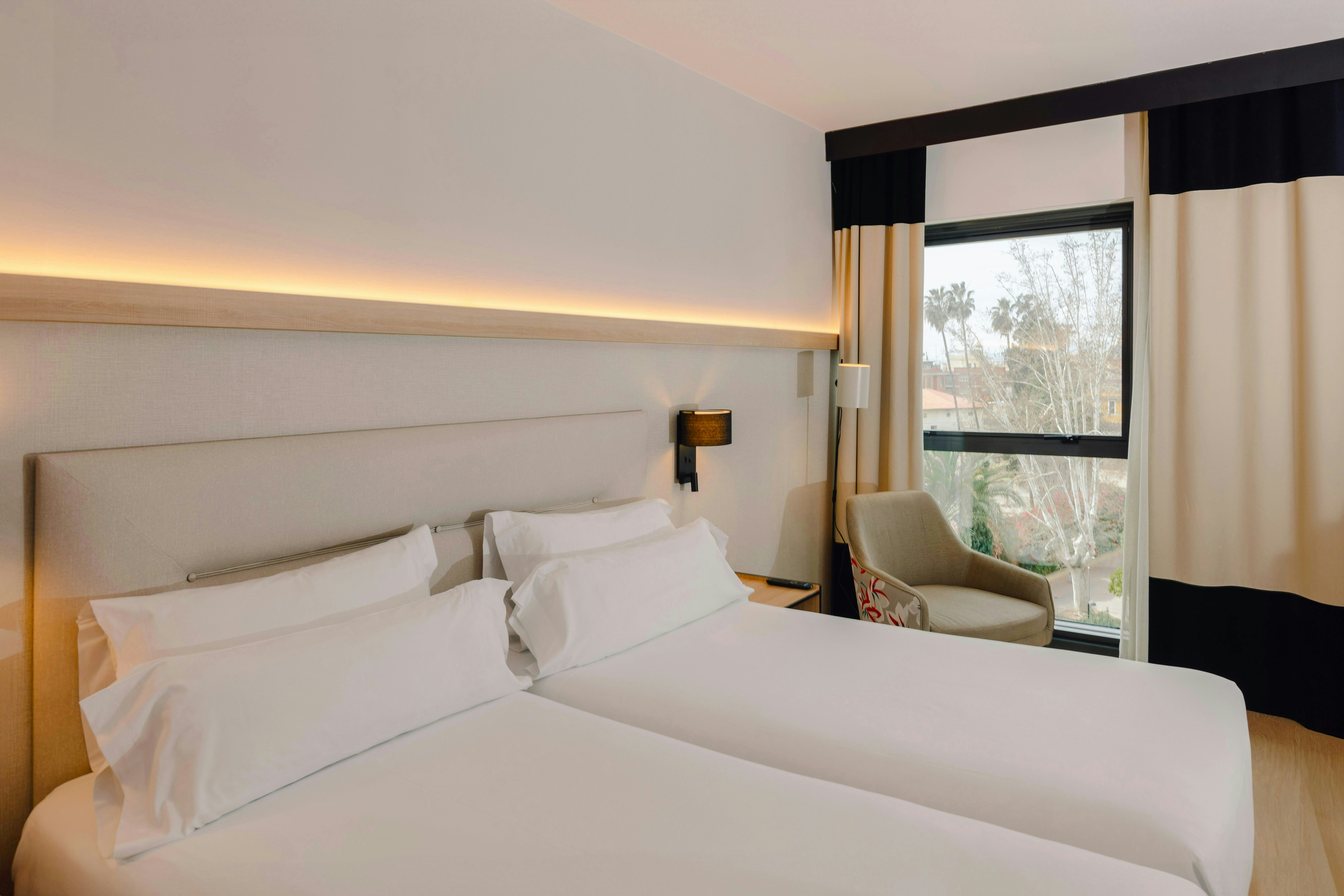 Classic, Twin Beds
