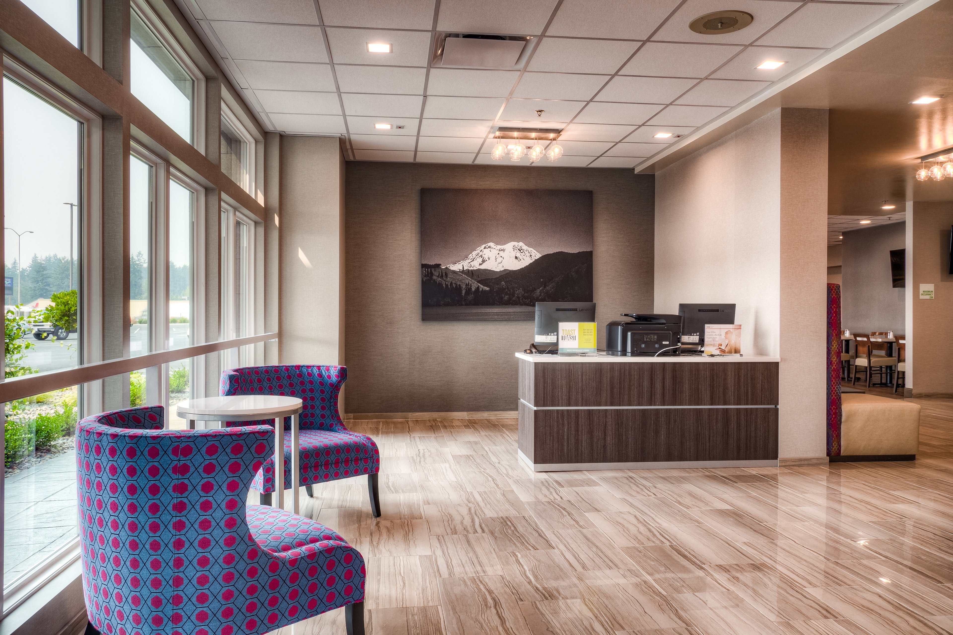 Holiday Inn Tacoma Mall 7/50