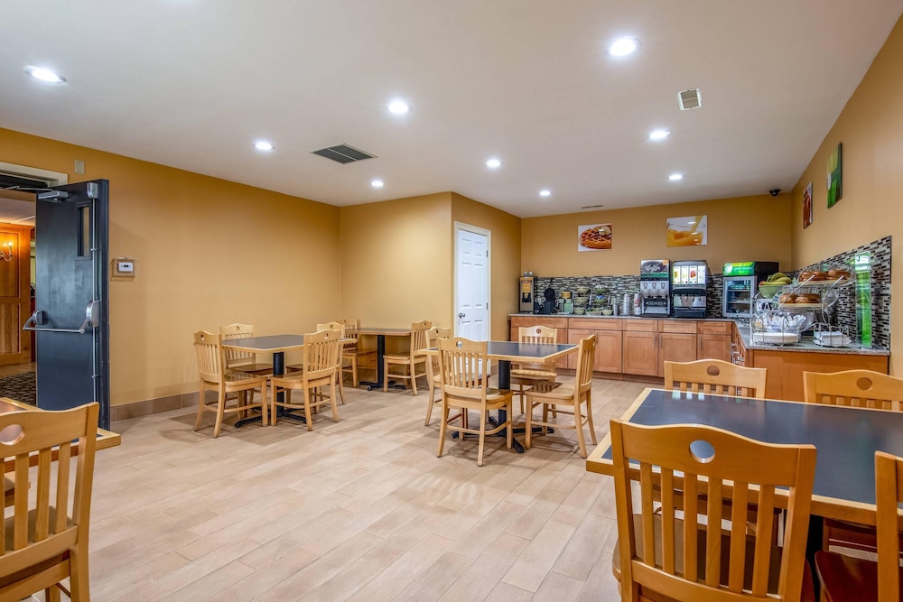 Quality Inn Tully I-81 45/61