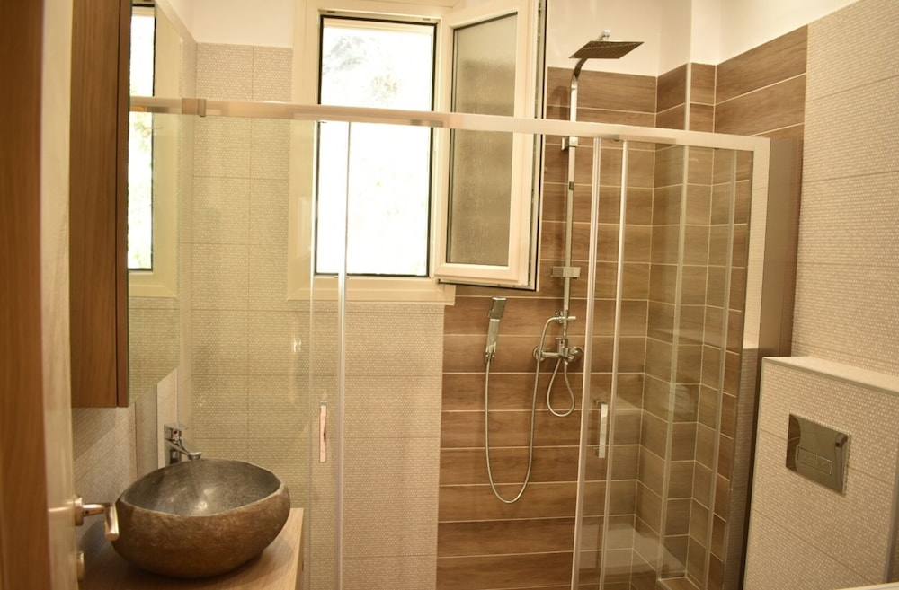 Gallery Suites Parga 43/46