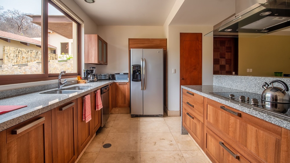 Celeste Beach Residences Huatulco Curamoria Collection 50/50