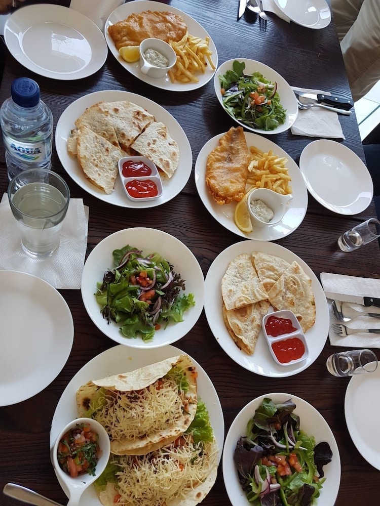 Anshel Hotel 32/45