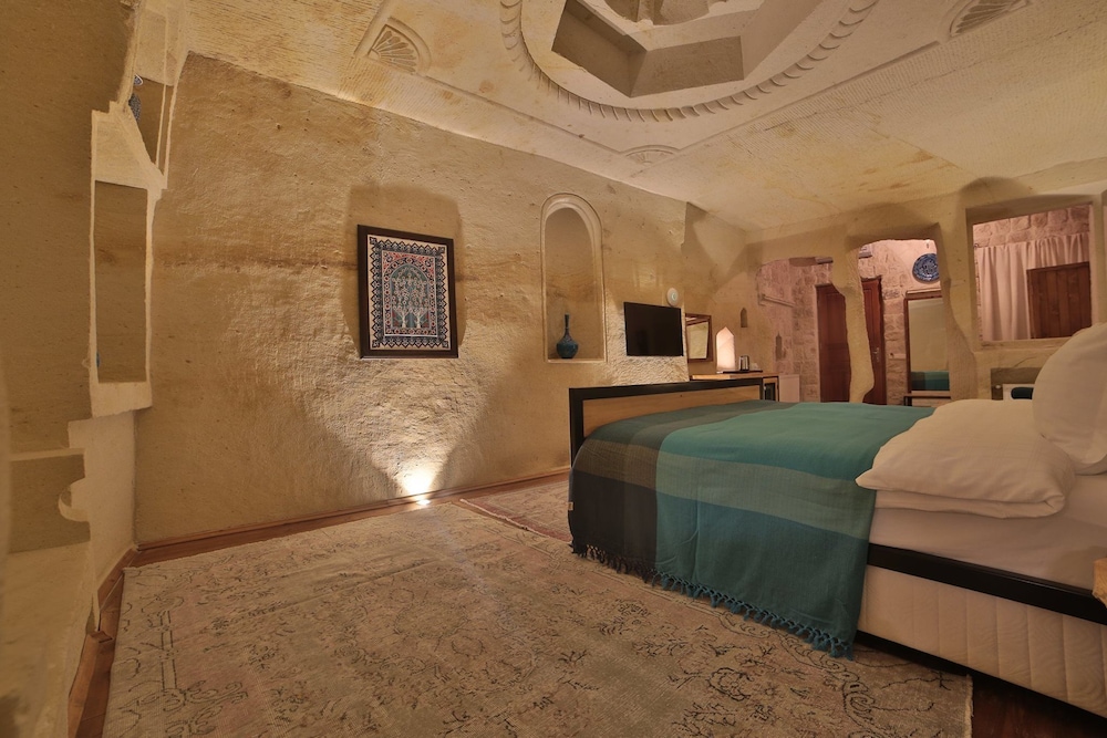 Taru Cave Suites 7/50