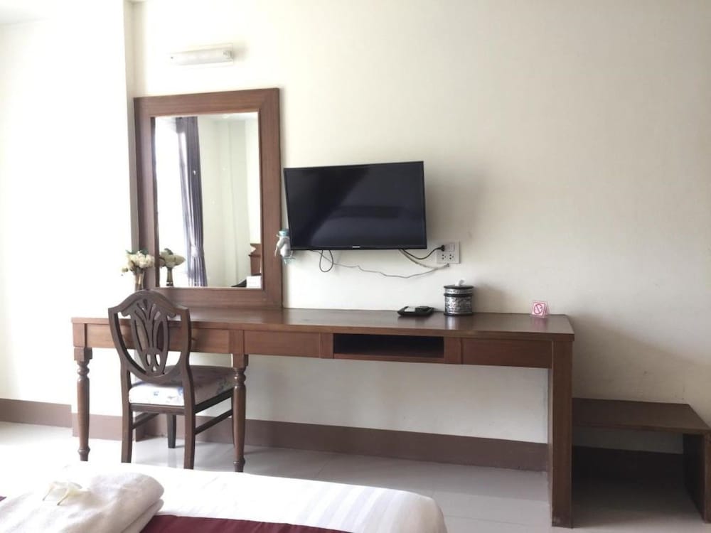 Amonruk Hotel 2 10/40