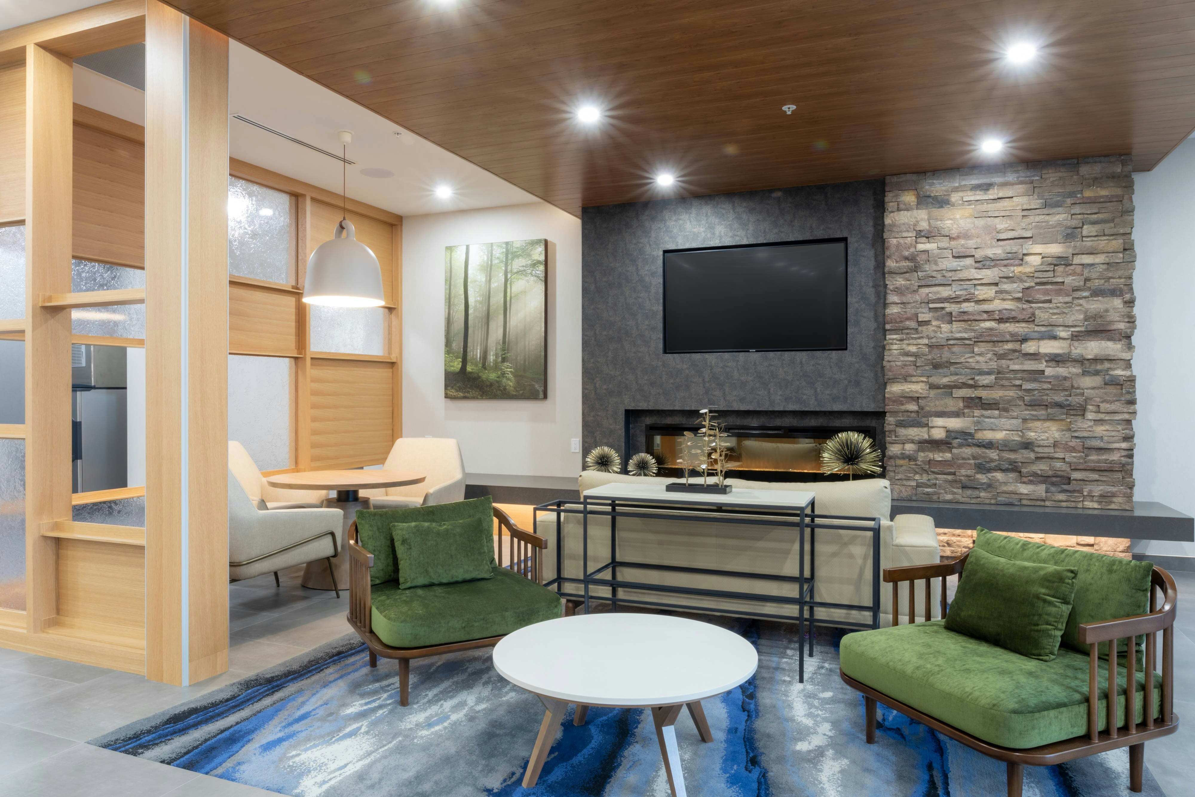 Fairfield Inn & Suites by Marriott Salmon Arm 7/12