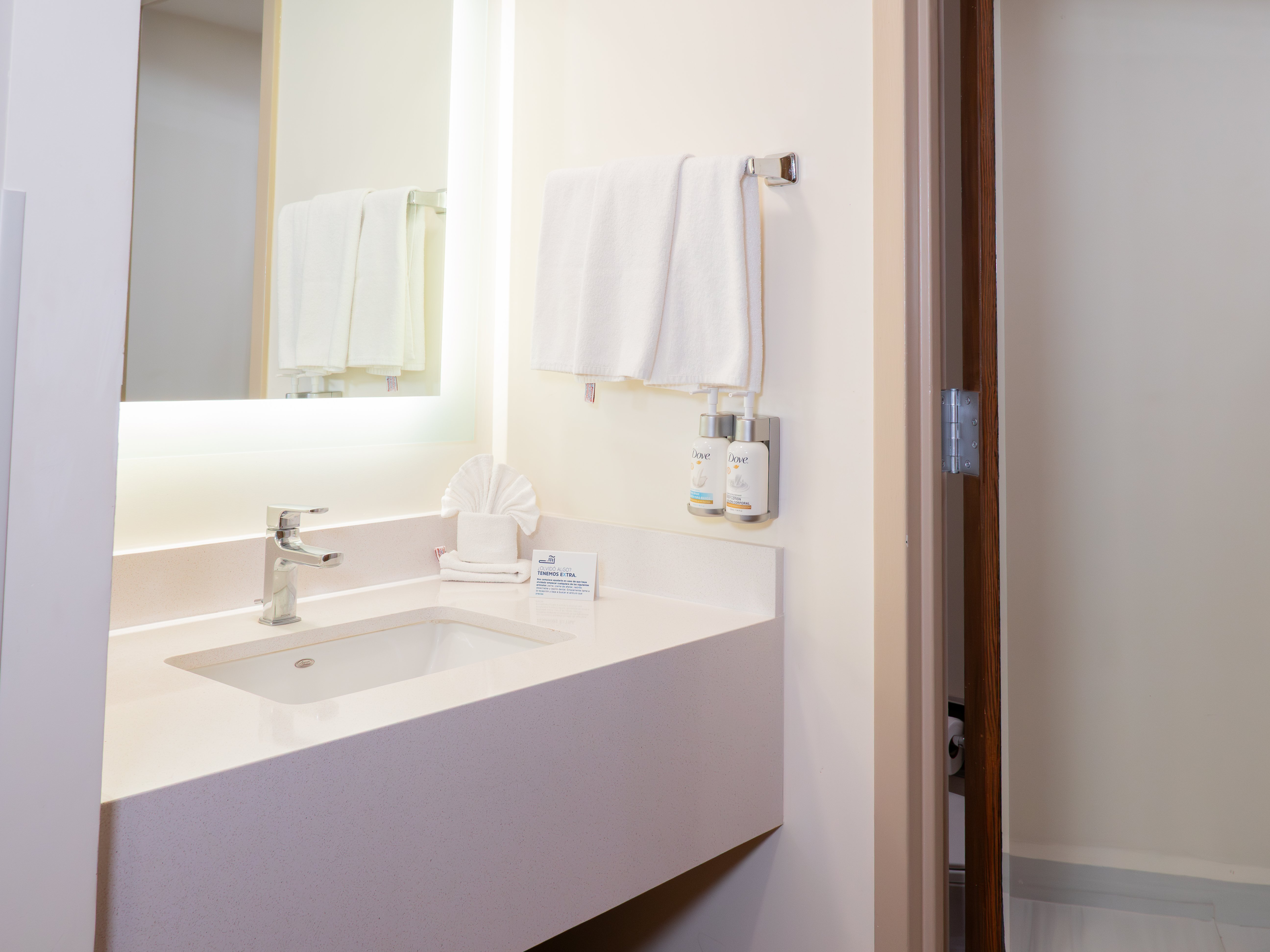 Holiday Inn Express Monterrey Tecnologico 50/50