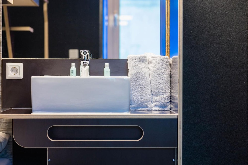 BoxHotel Hannover (App based Hotel) 5/28