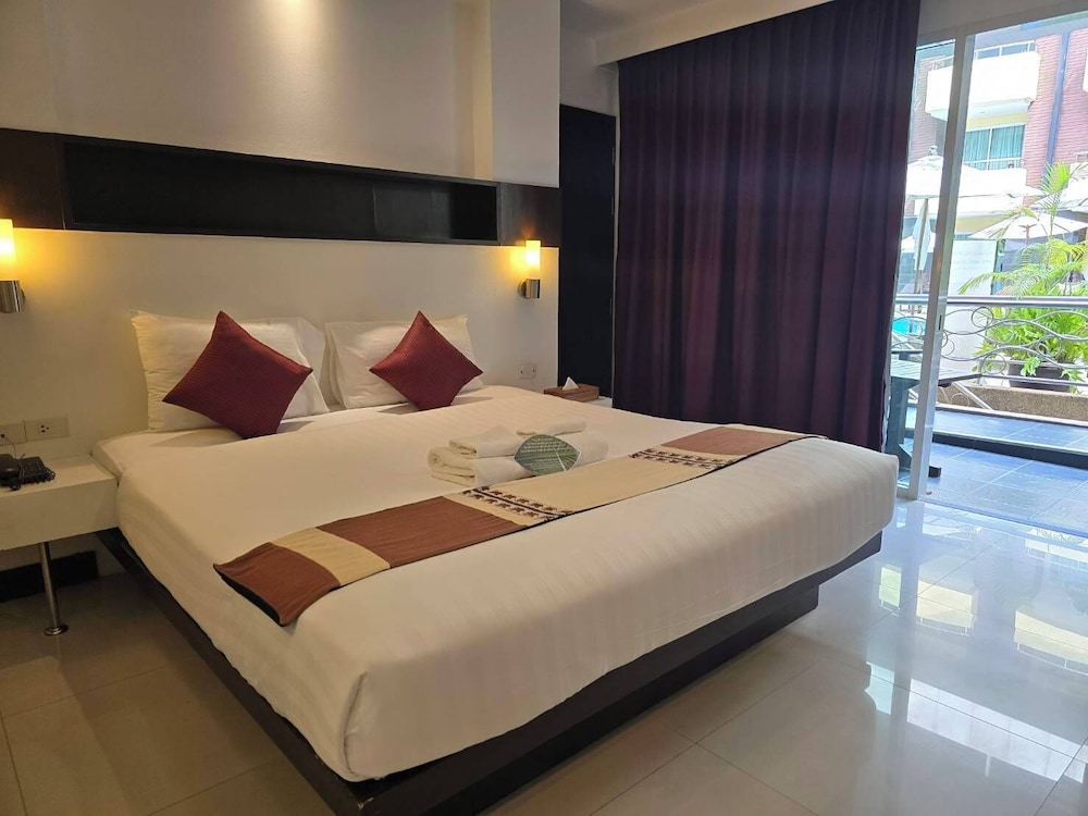 Baron Beach Hotel 30/73