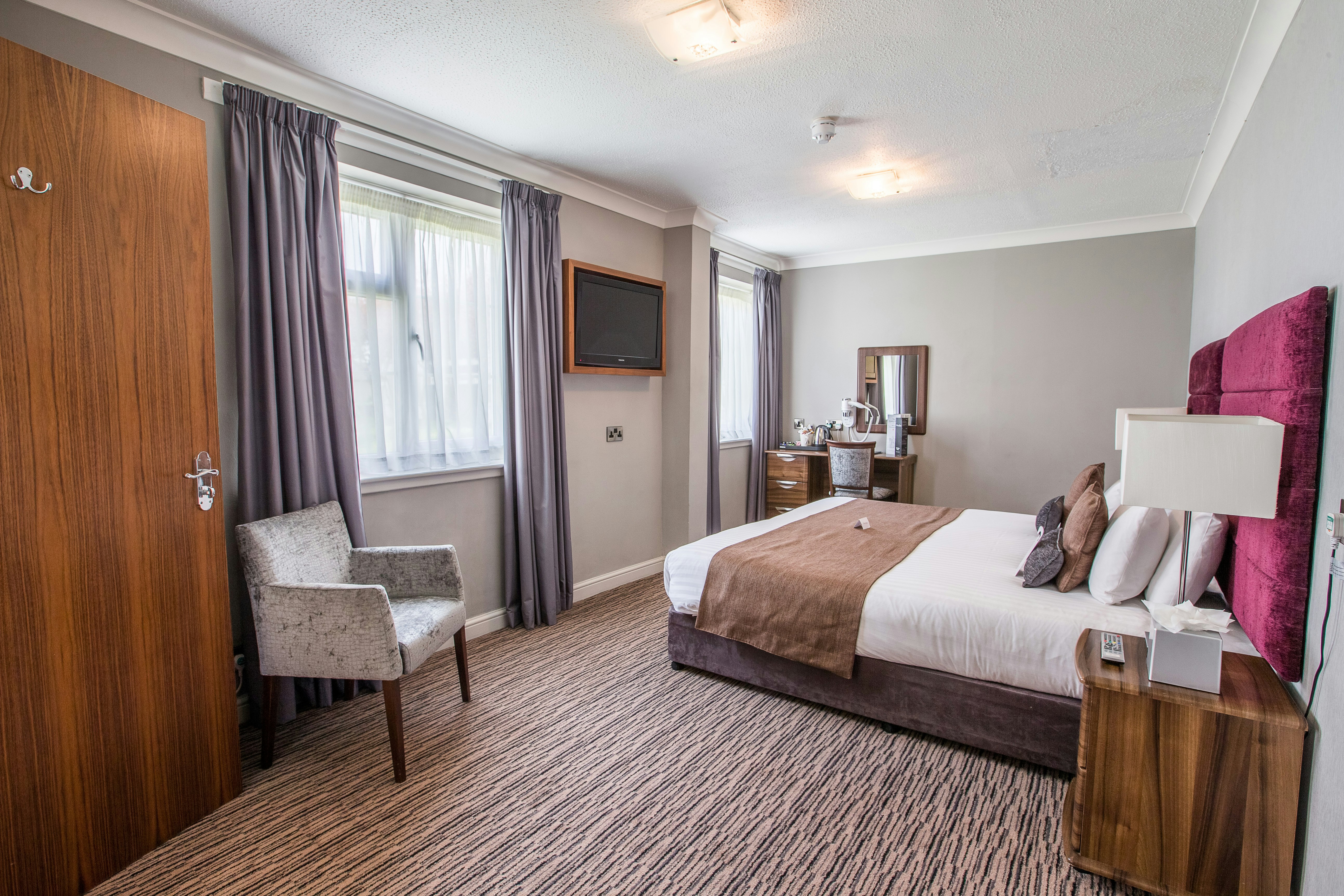 The Mount Hotel 28/80