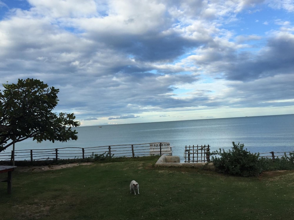 Hua Plee Lazy Beach 37/50