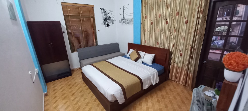 Alex Hotel 10/72