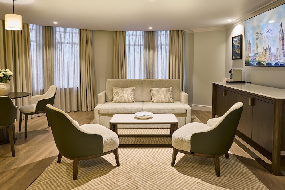 Radisson Blu Hotel London Bloomsbury 54/75