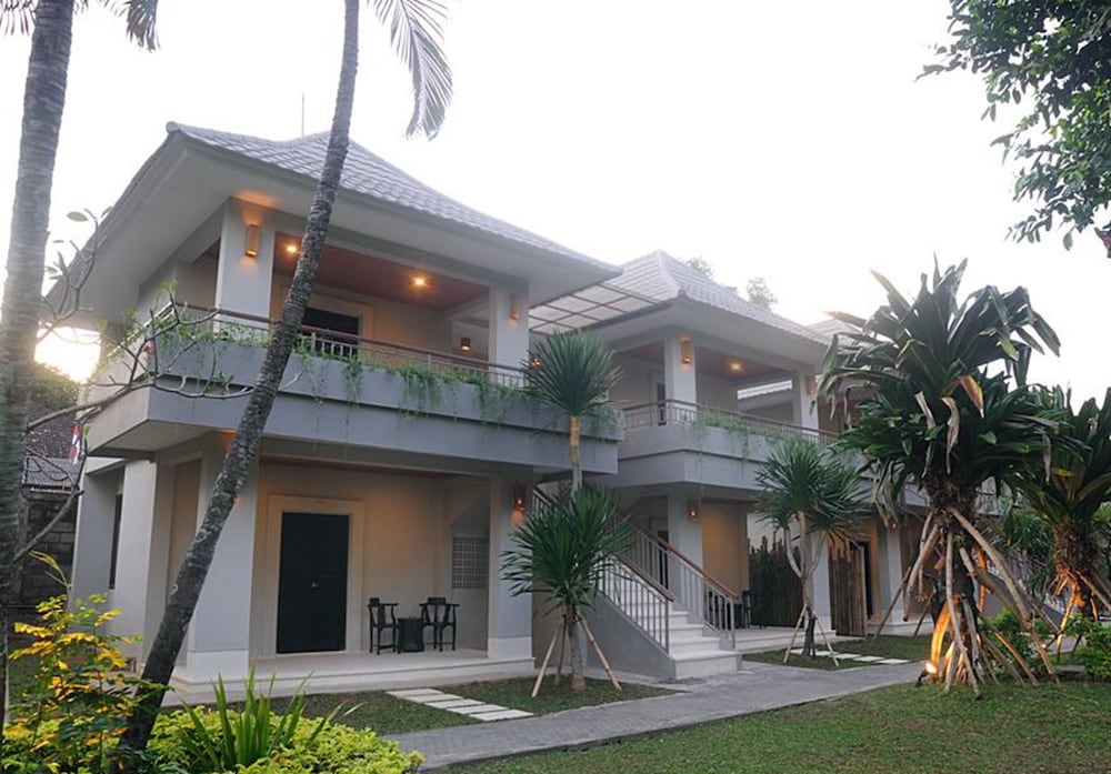 DEWI SRI HOTEL 2/70