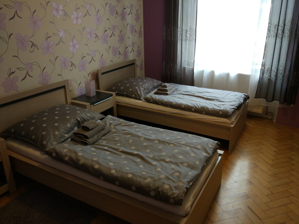 Apartments Tynska 7 15/50