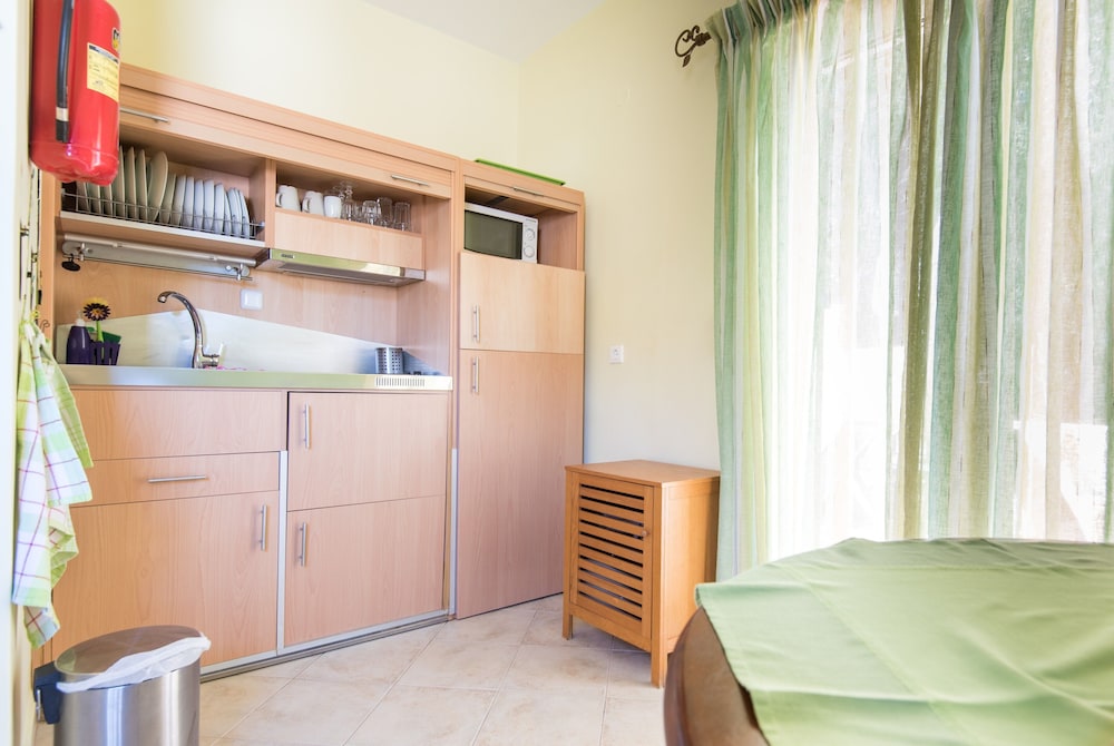 Portha, Premium, Apartment, Queen Bed, Sofa، Myrties Boutique Apartments 8/10