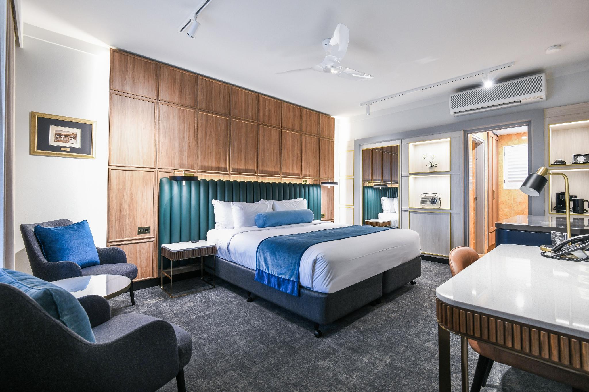 Powerhouse, King Bed