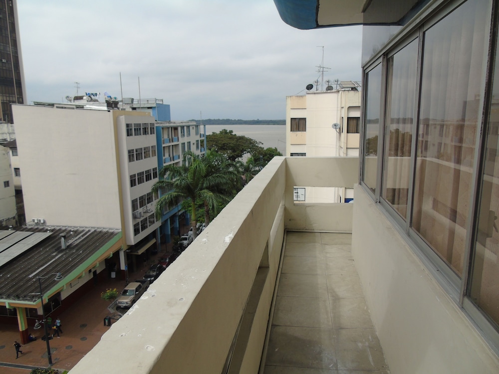 Hotel Malecon Inn 10/67