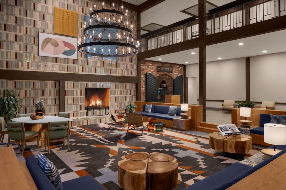 Valley River Inn 40/50