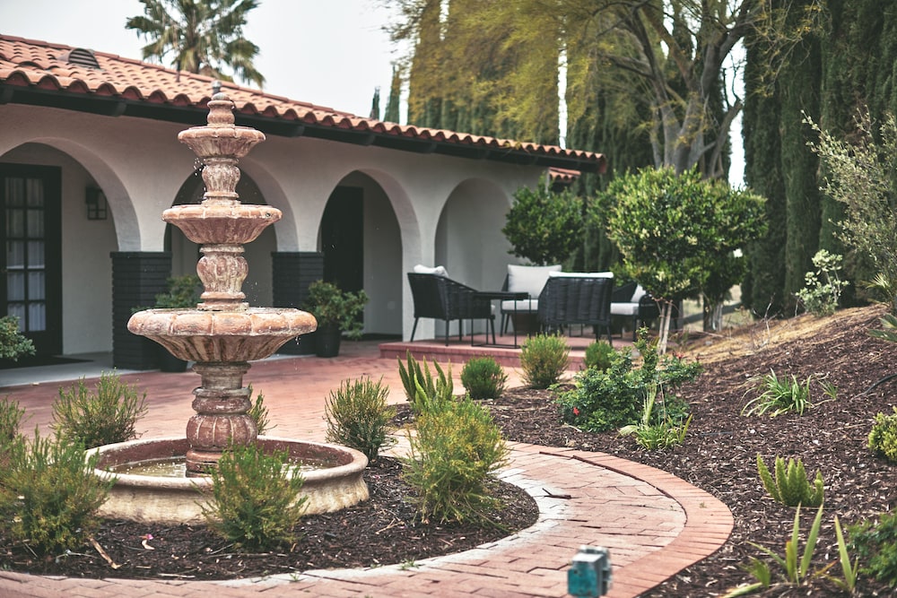 Europa Village Wineries and Resort 46/50