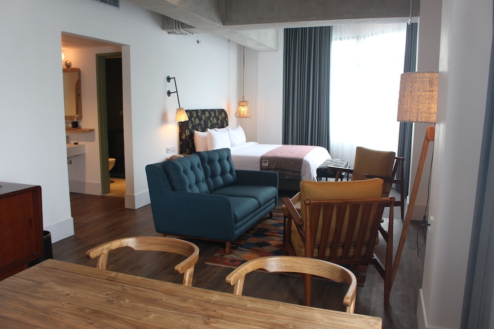 Hotel Monopoli 50/51