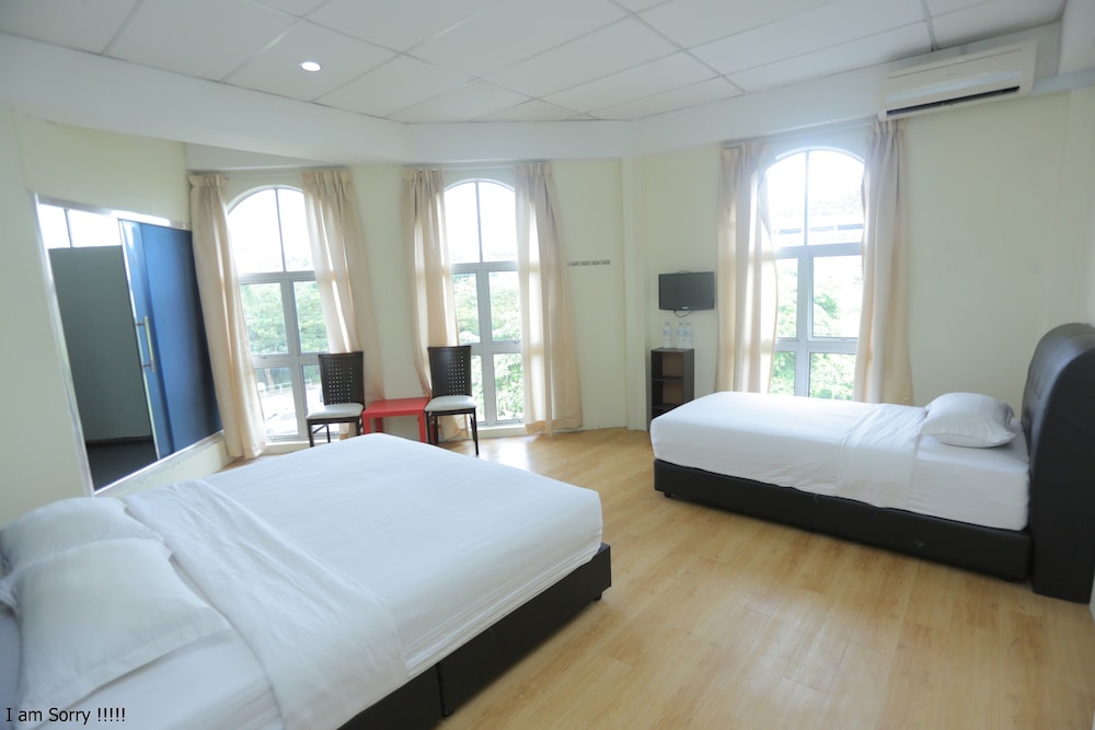 JAM Hotel Near ERL Salak Tinggi Kota Warisan 9/27