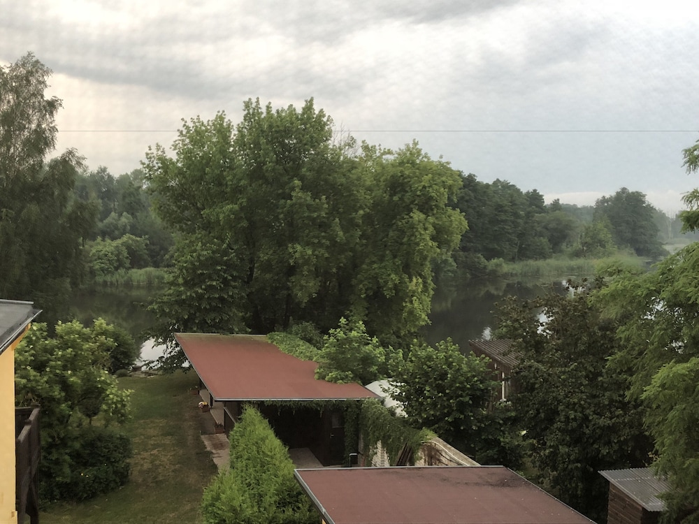 Riverside Inn 3/66